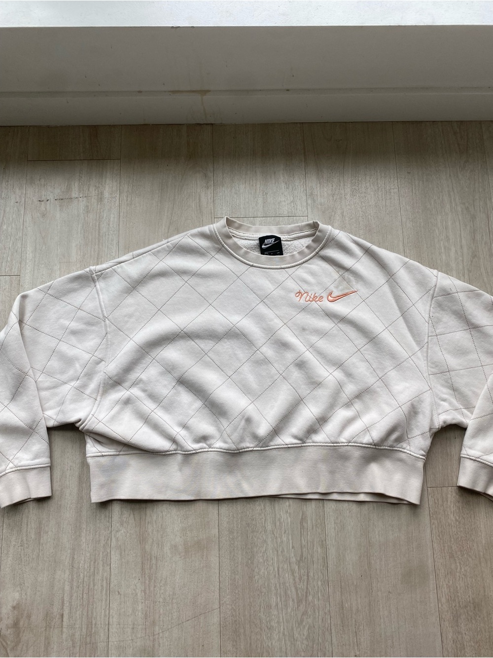 Nike Sportswear Women's S Cream Quilted Cropped Crewneck Sweatshirt Pink Gold